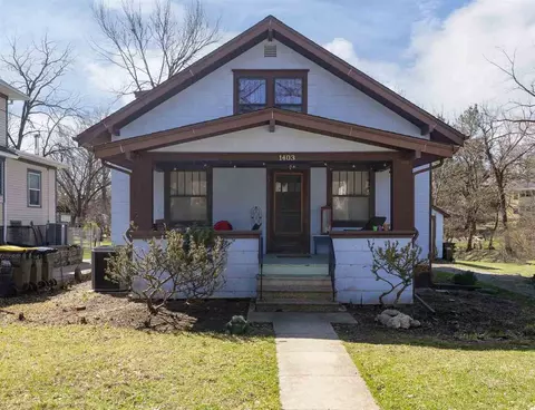 1403 E College St, Iowa City, IA 52245