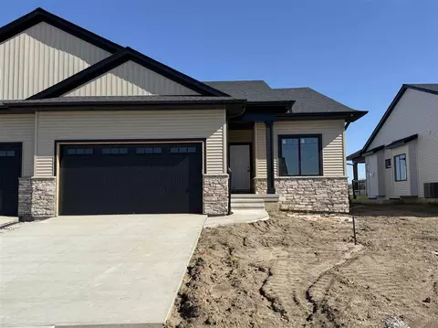 1212 Berkshire Ln, North Liberty, IA 52317