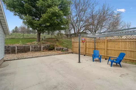 Exterior - 1665 Knoll Ct, Ely, IA 52227 photo 3 of 5