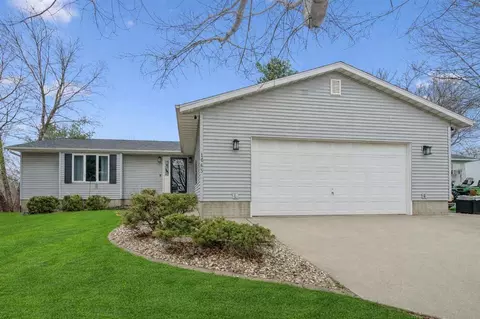 1665 Knoll Ct, Ely, IA 52227