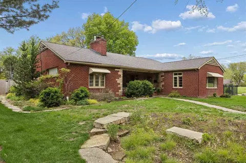 425 Beldon Ave, Iowa City, IA 52246
