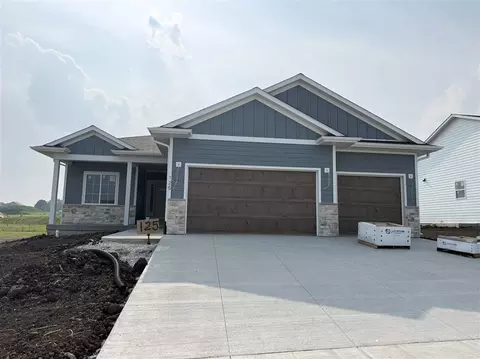 125 S Seven Oaks Rd, North Liberty, IA 52317