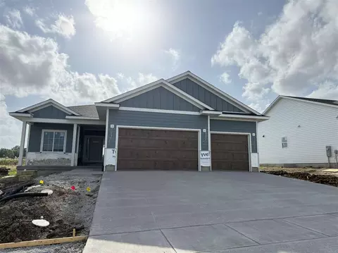 125 S Seven Oaks Rd, North Liberty, IA 52317