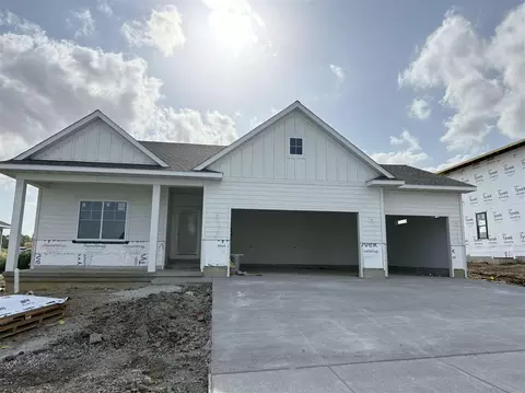 105 S Seven Oaks Rd, North Liberty, IA 52317