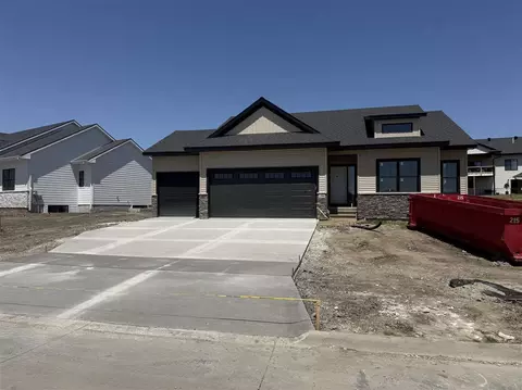 1290 Osage Ln, North Liberty, IA 52317