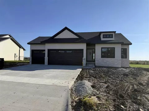 805 Yorkshire St, North Liberty, IA 52317