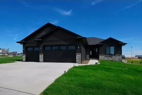804 Windam Dr, Solon, IA 52333