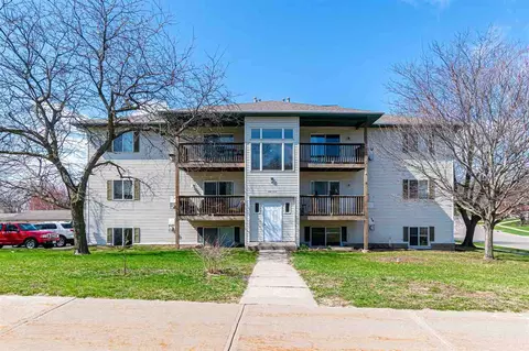 123 S Scott Blvd, Iowa City, IA 52245