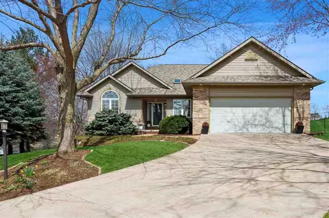 445 Breconshire Ln, Coralville, IA 52241