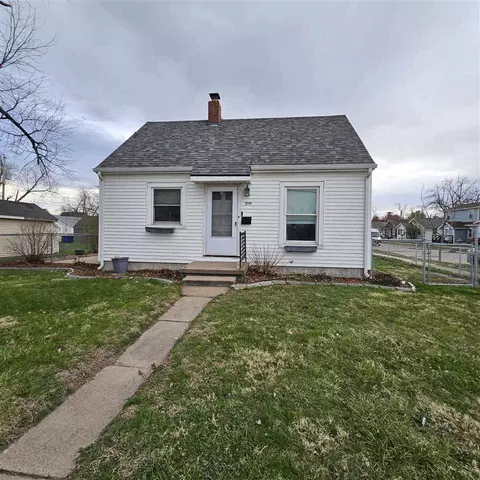 359 15th Ave SW, Cedar Rapids, IA 52404