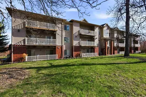 420 N 1st Ave, Iowa City, IA 52245