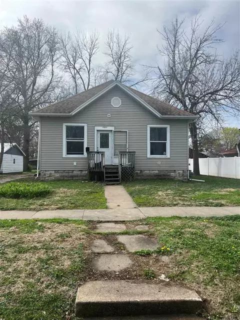 1021 E Main, Washington, IA 52353