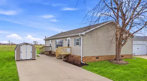 232 Hackney Ct, Iowa City, IA 52240