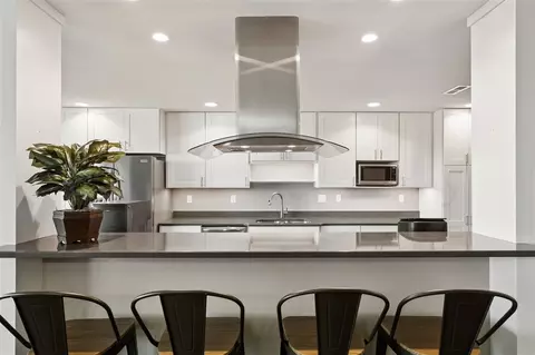 820 Clubhouse Rd, North Liberty, IA 52317