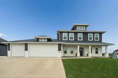 1445 Salm Dr, North Liberty, IA 52317