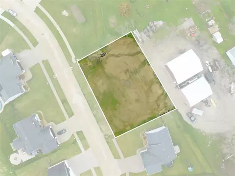 708 Pointer Cir, Center Point, IA 52213 photo 1