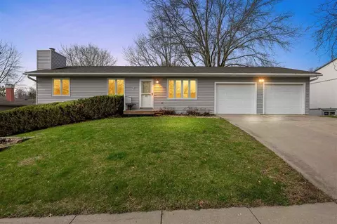 77 Amhurst St, Iowa City, IA 52245