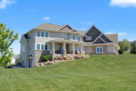 3960 Macbride Pl NE, Solon, IA 52333