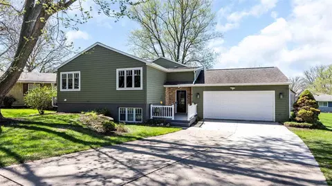 29 Dunuggan Ct, Iowa City, IA 52240