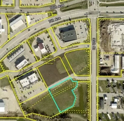 772 35th St, Marion, IA 52302