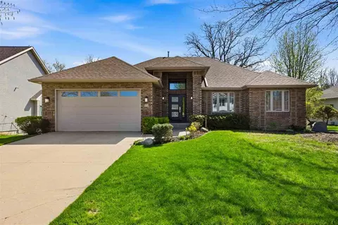 32 Donegal Pl, Iowa City, IA 52246
