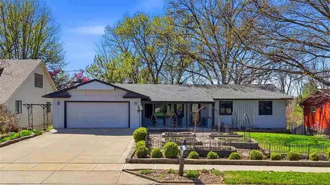 415 Woodridge Ave, Iowa City, IA 52245
