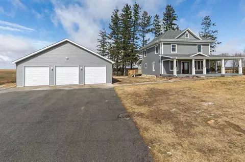 23419 Gehl Ln, Cascade, IA 52033