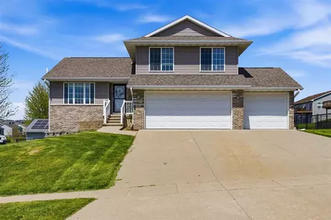 512 Jackson St, Tiffin, IA 52340