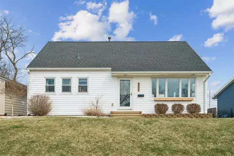 2822 Hillhaven Ct SE, Cedar Rapids, IA 52403