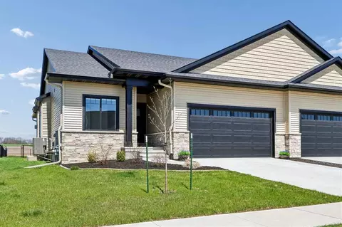 1260 Berkshire Ln, North Liberty, IA 52317
