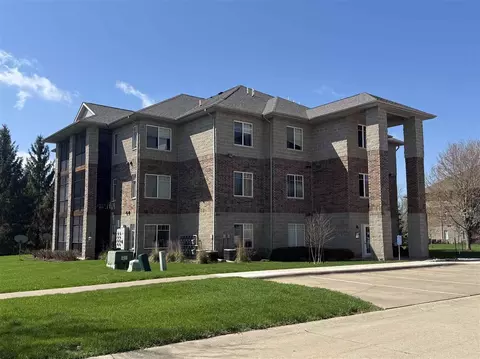 4381 Berkeley Ln, Iowa City, IA 52245
