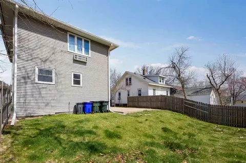 Exterior - 231 32nd St NE, Cedar Rapids, IA 52402 photo 2 of 3