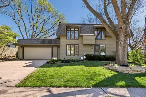416 Macbride Rd, Iowa City, IA 52246
