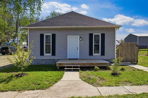 204 N Main St, Crawfordsville, IA 52621