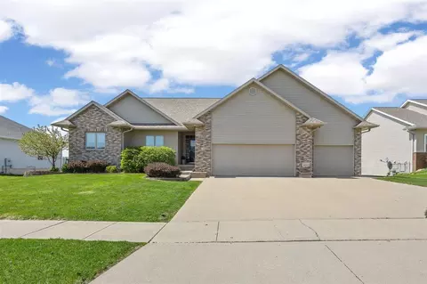 725 15th Ave SW, Mount Vernon, IA 52314