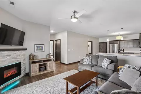 2869 Spring Rose Cir, Coralville, IA 52241