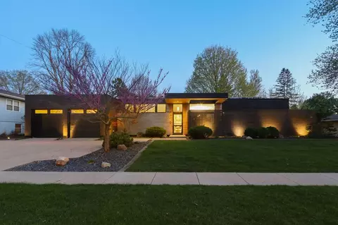 323 Koser Ave, Iowa City, IA 52246