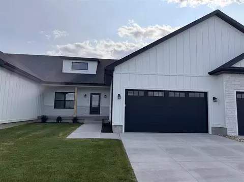 1003 Millie Ln, North Liberty, IA 52317