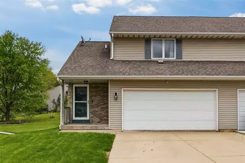 1427 Kodiak Ct, Coralville, IA 52241