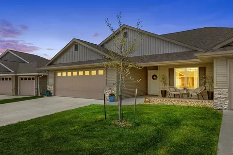 3913 Bluebird Dr SW, Cedar Rapids, IA 52404