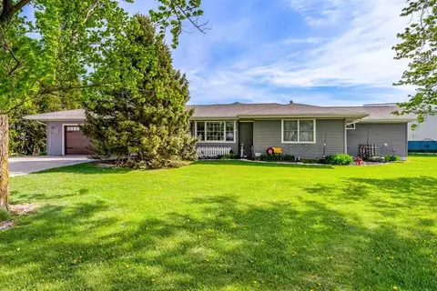 2390 Spruce Ave, Washington, IA 52353