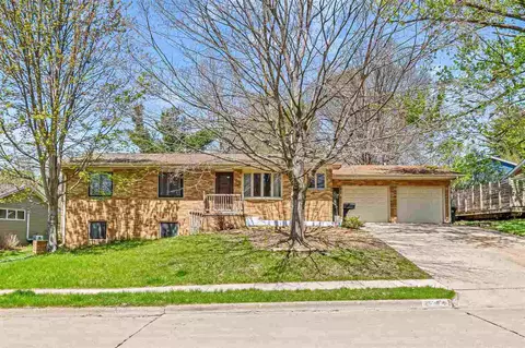 2520 Potomac Dr, Iowa City, IA 52245