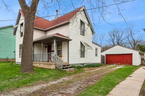 510 N Dodge, Iowa City, IA 52245