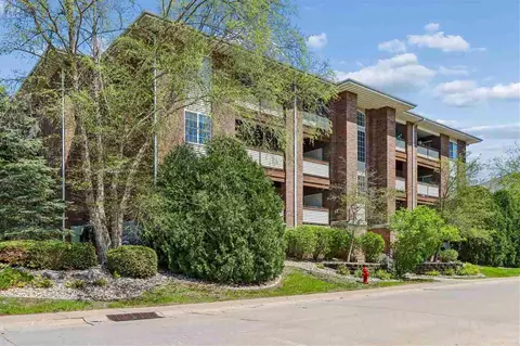 2592 Cascade Ln, Iowa City, IA 52246