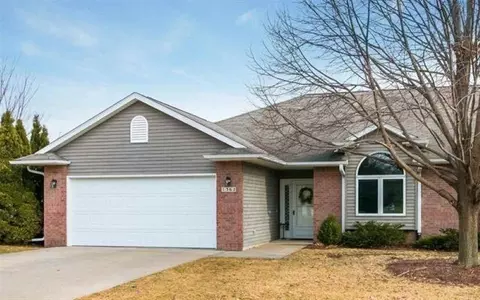 1362 Oxford Pl, Iowa City, IA 52240