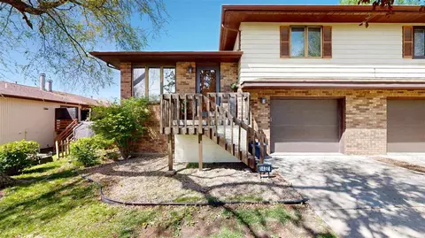 1427 Dolen Pl, Iowa City, IA 52246