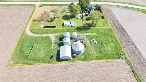 435 Buckeye Rd, Westliberty, IA 52776