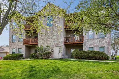 2892 Coral Ct, Coralville, IA 52241