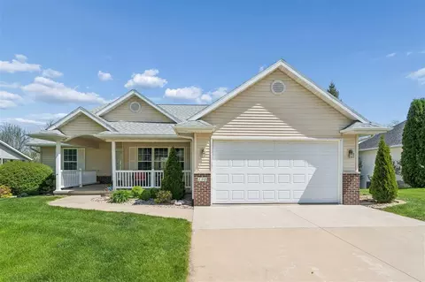 130 SW Orchard St, Swisher, IA 52338