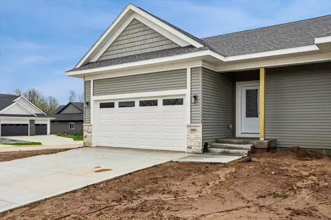 1001 Highland Trl, Solon, IA 52333